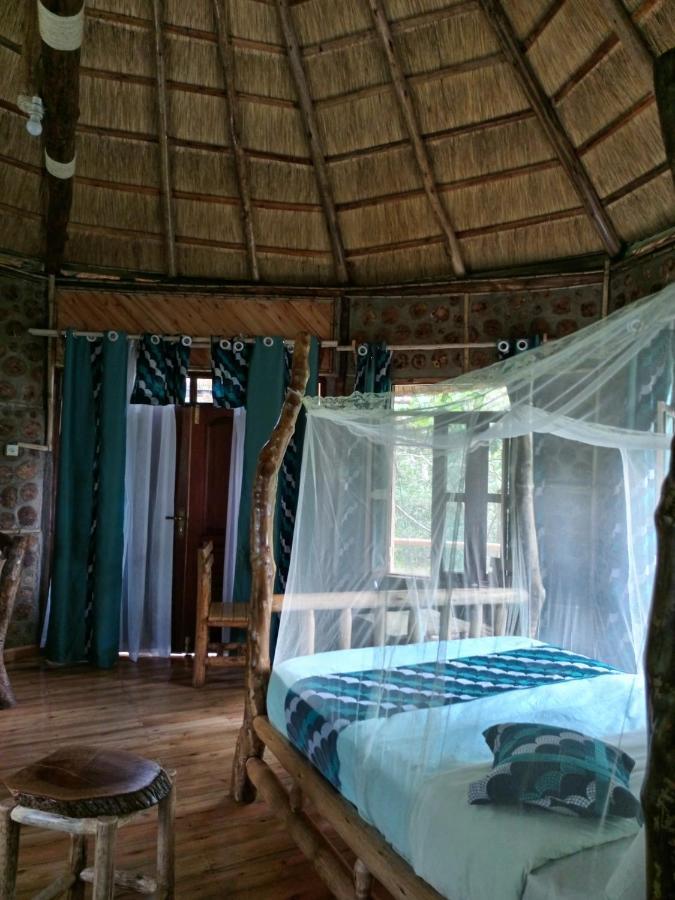 Chimpanzee Capital Safari Lodge Bigodi Exterior photo